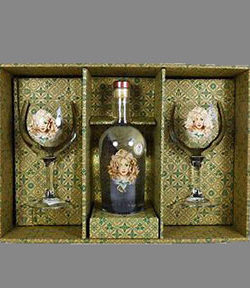 Daffy's Gin (70cl) With 2 Balloon Glasses Gift Set