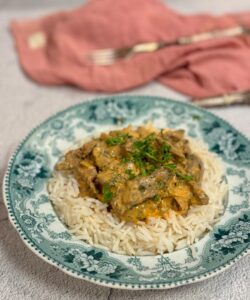 SPECIALITY PRODUCT BEEF AND MUSHROOM STROGONOFF + RICE